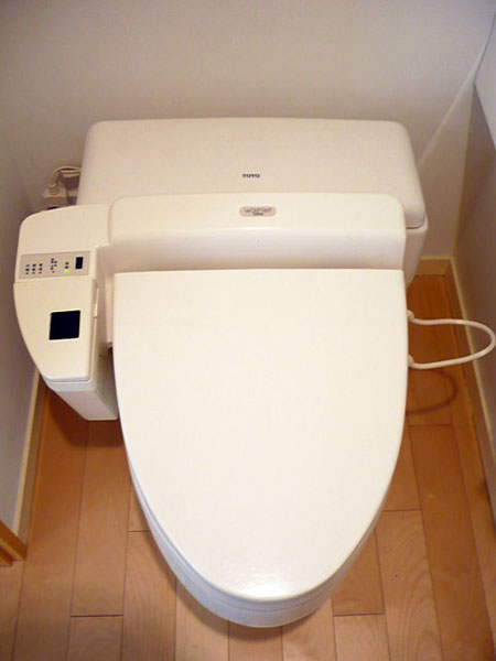Japanese super toilet 01