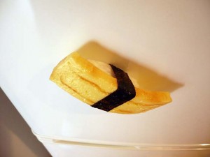 Tamago egg sushi magnet