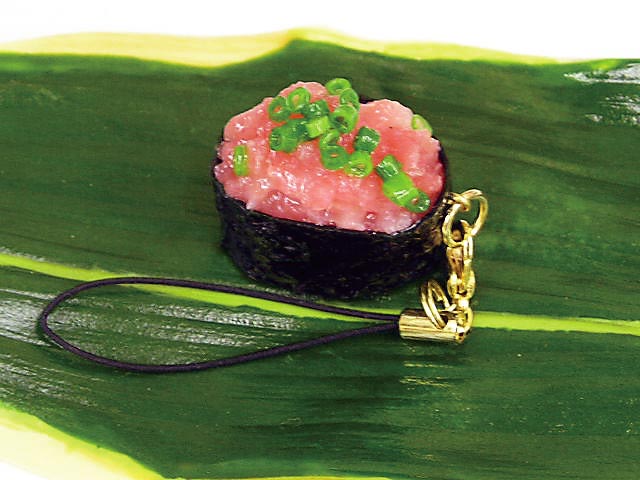 Japanese sushi strap minced fatty tuna & scallion