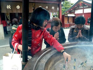 Incense at a Temple. "adachikakoujyo" some rights reserved. flickr