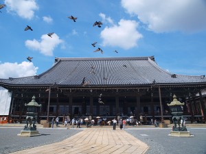 Nishi Hongan-Ji. It was one of the meeting place of this CMEX2009. "yvon.liu" some rights reserved. flickr