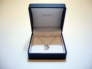 tasaki pendant